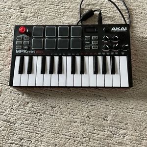AIAI Professional MPK Mimi play